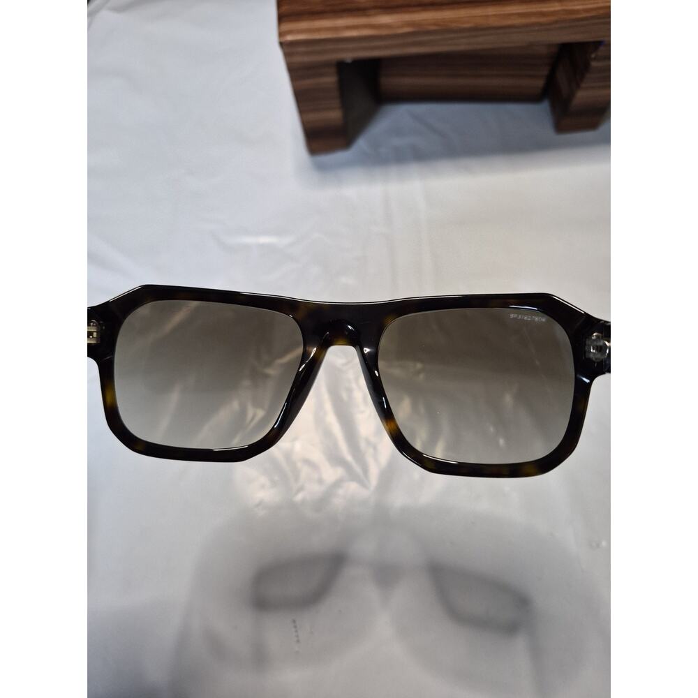 Prada SPR 02S Black Tortoise Sunglasses Clean Rarly Used, With Case.. - Picture 6 of 13